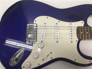 FENDER SQUIER STRATOCASTER (INDONESIA) (P16019173) | eBay